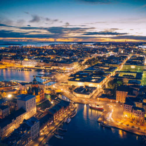 city-helsinki-at-night.png
